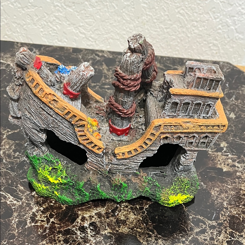 Not Rated Ancient Ruins Aquarium Decor - Gray, Green, Brown